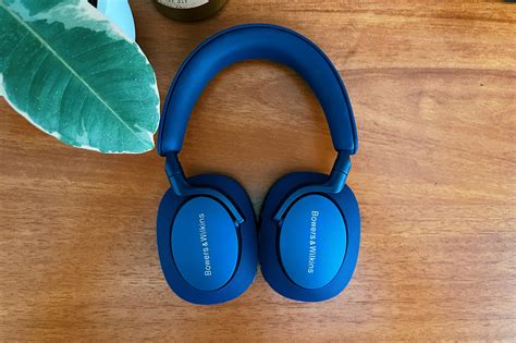 Tempting Premium Headphones: Bowers & Wilkins Px7 S2 Review - Newsweek