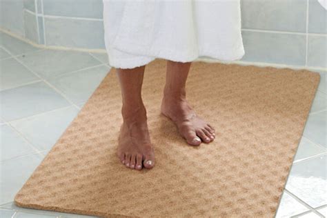 Best Non Slip Shower Mat for Seniors & Disabled (2024)