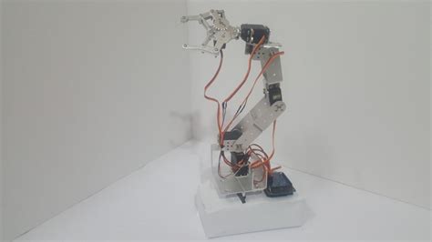 Robotic arm project with Arduino and servo motors - guidance step by step