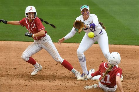 Alabama Crimson Tide Softball Spoils Opportunity Against Auburn - Roll 'Bama Roll