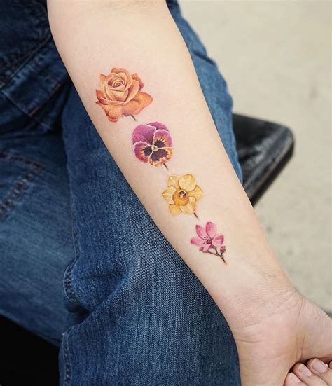 Arriba 99+ Foto Tatuajes De Rosas Para Mujer En El Brazo Mirada Tensa