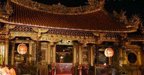 Taiwan: Longshan Temple 艋舺龍山寺 & Huaxi Street Night Market 華西街夜市 in ...