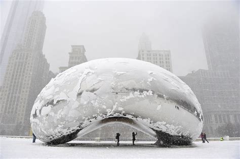 Cloud Gate, The Landmark of Chicago City - Traveldigg.com