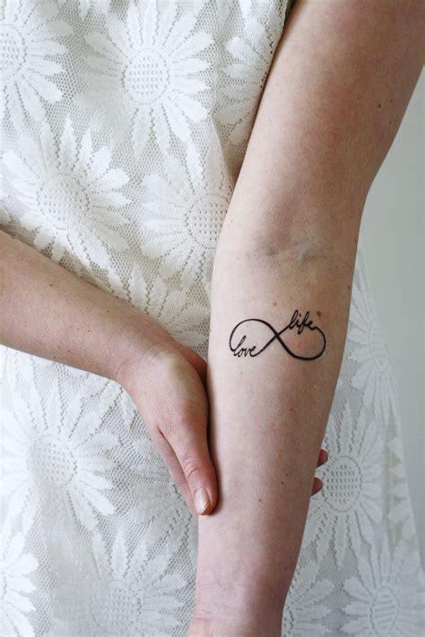 Temporary tattoo infinity symbol 'Love Life'