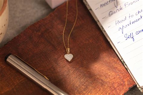 The Best Heart-Shaped Jewellery For Your Partner - The Caratlane