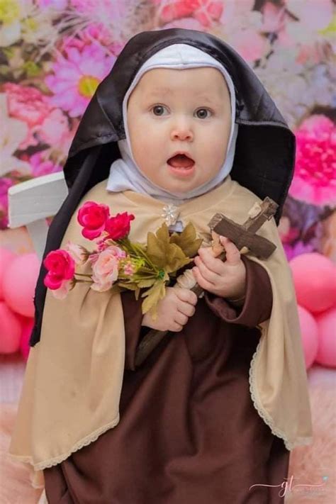 Pin by 🌸Verônica Rodrigues Maznik on ⚜️Fofas e Fofos | All saints day, Saint costume, Catholic baby