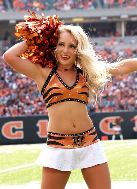 Cincinnati Bengals Cheerleaders | Hot cheerleaders, Bengals ...