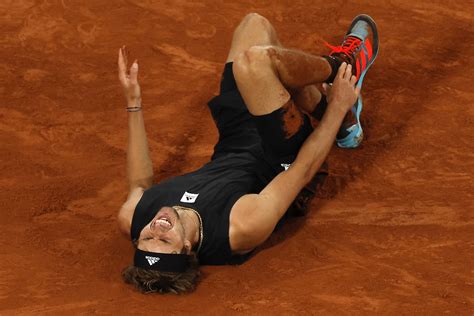 Alex Zverev suffers gruesome injury at French Open