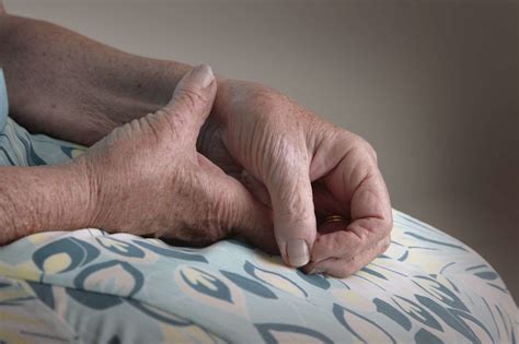 6 Tips To Living With Rheumatoid Arthritis In Your Hands and Wrists | Tristate Arthritis ...