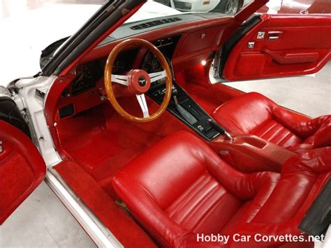 1980 White L82 Corvette Red interior For Sale