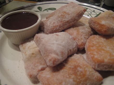 Zeppoli - Italian doughnuts @Olive Garden | Zeppoli recipe, Copycat recipes desserts, Outdoor ...