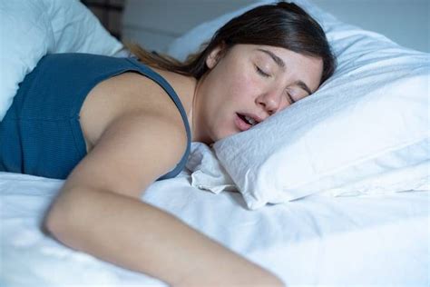 The Risks and Causes Behind Women’s Snoring from a ENT Doctor