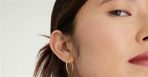 9 Giftable Jewellery Pieces We’re Swooning Over- They're Solid Gold