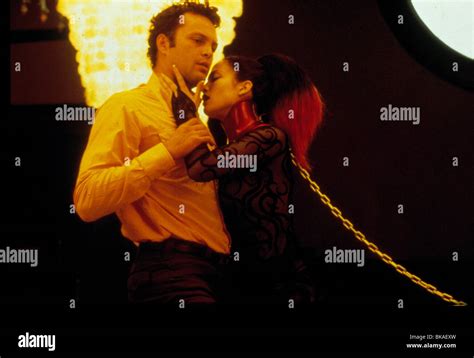 THE CELL (2000) VINCE VAUGHN, JENNIFER LOPEZ CELL 069 Stock Photo - Alamy