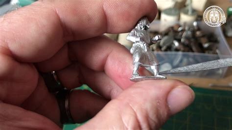 Preparing 28mm figures for painting - YouTube