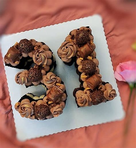 Number Cake "31" | Buttercream de chocolate, Cake, Bolos gourmet