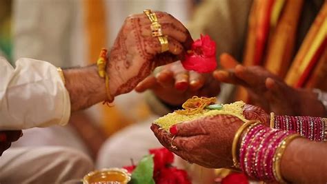 What You Need to Remember in an Ezhava Wedding | by Balakrishnan David | MatrimonialsIndia.Com ...