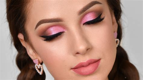 Pink Eye Makeup Looks