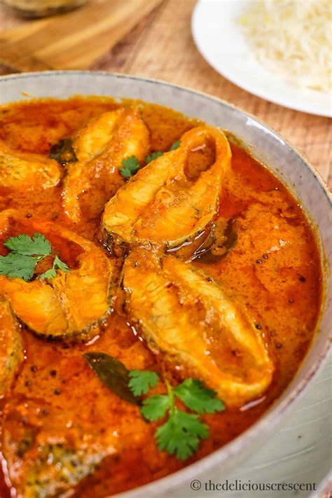 Indian Fish Curry (With Coconut) - The Delicious Crescent