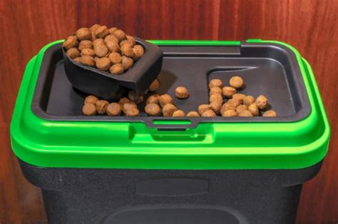 The 4 Best 50 LB Dog Food Container in 2021 (Reviews)