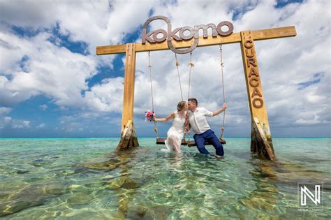 Trash the dress at Kokomo Beach, Curaçao