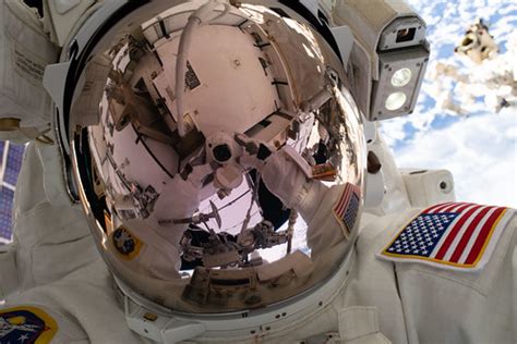 NASA spacewalker Nick Hague's "space-selfie" | iss059e002710… | Flickr