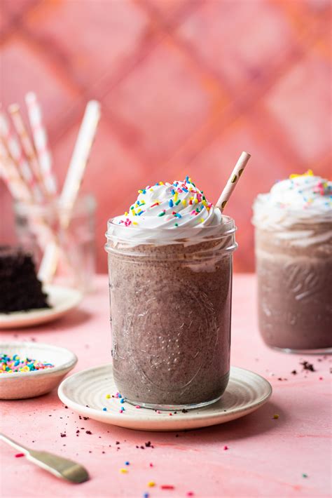 Chocolate Cake Milkshake - with 3 ingredients - Bake with Shivesh