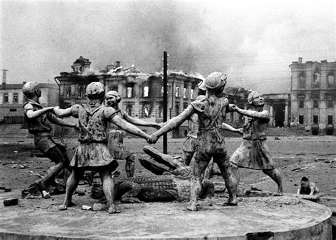 Statue in the center of Stalingrad after Nazi air strikes, 1942 - Rare ...