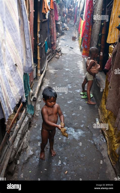 Children in a slum in Kolkata, India Stock Photo - Alamy