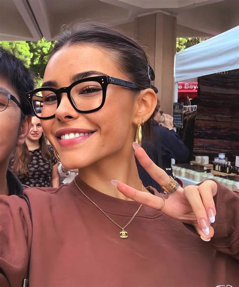 Sus ( Fan Account) on Instagram: “She is the cutest 😍🤍😍🤍” | Glasses ...