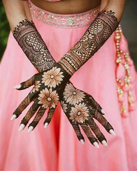 Unique Back Hand Mehndi Designs For The Bridesmaids! | WedMeGood