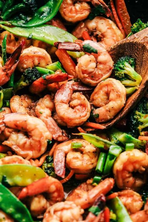 Easy 15 Minute Garlic Shrimp Stir Fry Recipe | recipecritic