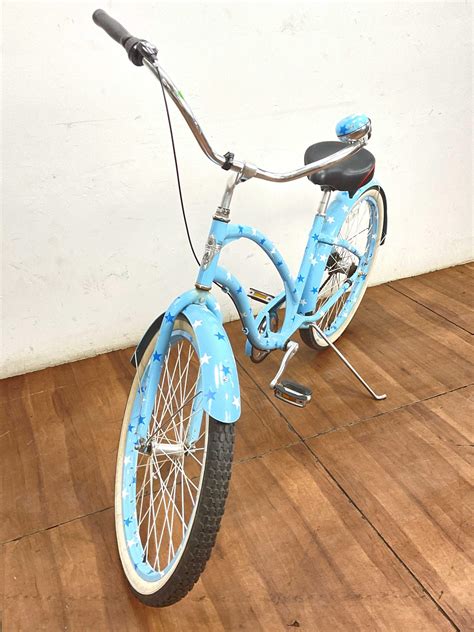 Lot - Electra 26in Women's Beach Cruiser Bike