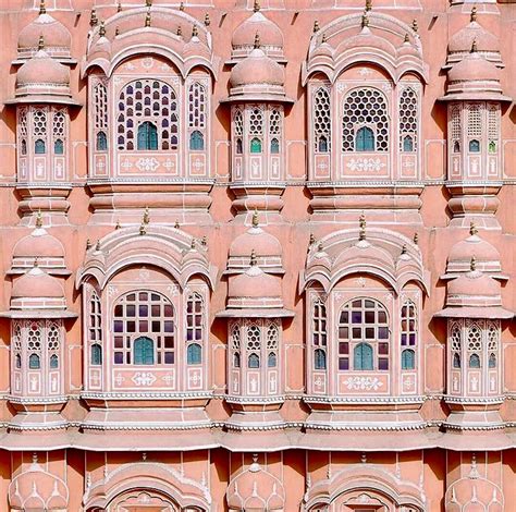 Hawa Mahal , hermoso palacio hecho con arcilla rosada y roja. El significado de Hawa Mahal es ...