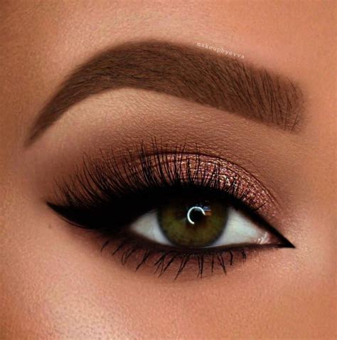 Makeup Brush Set Kylie Jenner | Eye makeup designs, Brown smokey eye makeup, Brown smokey eye ...