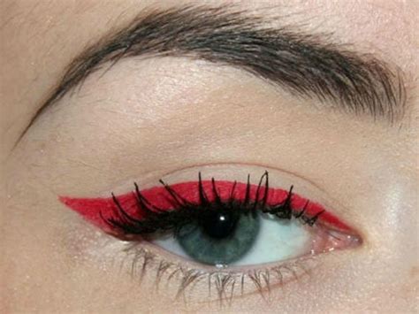 BEAUTY: Red Eye Makeup