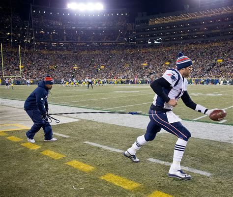 Blog - Tom Brady Uses Resistance Bands