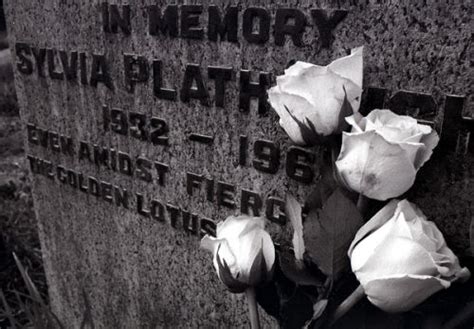 DARREN ANDREWS PHOTOGRAPHY: Sylvia Plath's grave.