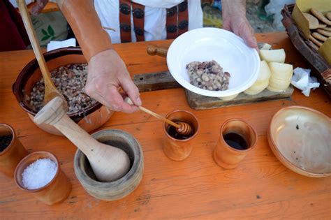 Introduction to Ancient Roman Food - Delicious Italy