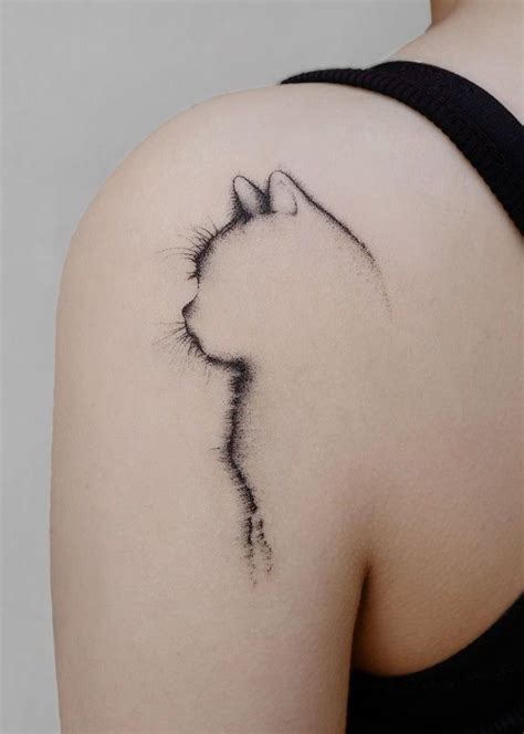 cat tattoo | Boas ideias para tatuagem, Tatuagens femininas delicadas, Tatuagem