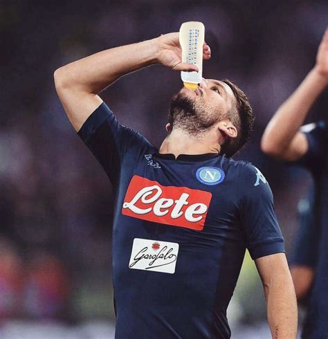 PsBattle: Soccer player Mertens celebrating his goal : r/photoshopbattles