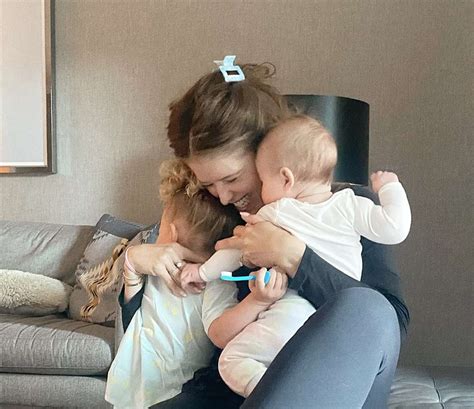 15+ Celebs Who Are Helping Remove The Stigma Around Breastfeeding – Femanin