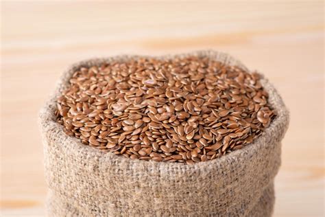 How to Make Flaxseed Hair Mask: Easy DIY Recipe + Benefits - allprettybits