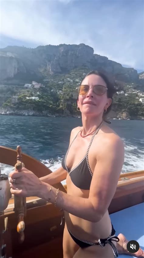 Courteney Cox Drives The Boat In An Itty Bitty Bikini - Cirrkus News