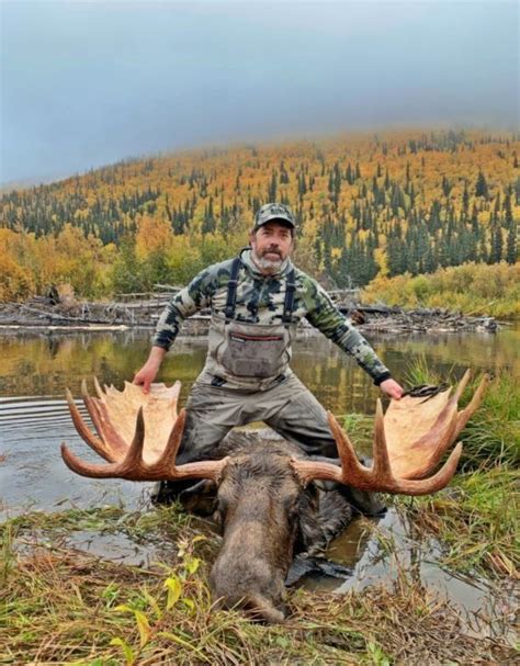 Alaskan Trophy 10- day Moose Hunt 2022 1 Person