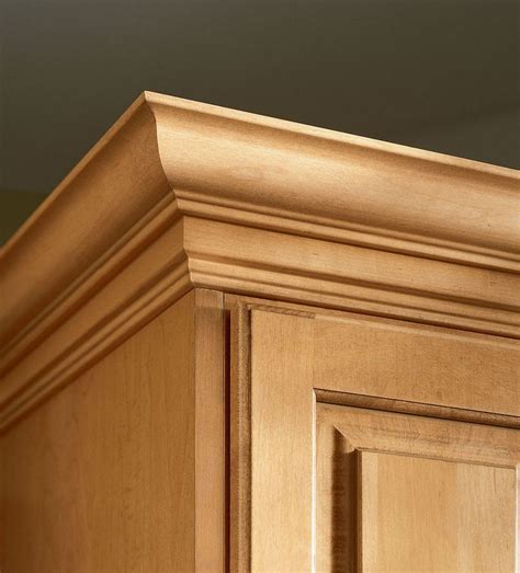 Classic Crown Molding - KraftMaid