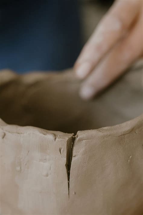 Crack on a Clay Sculpture · Free Stock Photo