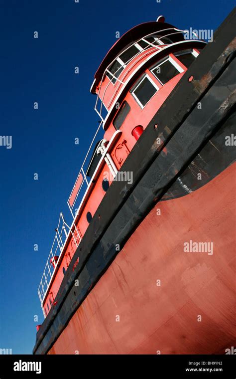 Bow of a boat Stock Photo - Alamy