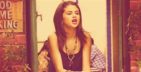 selena gomez gif | WiffleGif