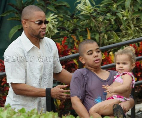 Cuba Gooding Jr and family in Hawaii